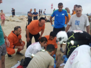 الطواقم الطبية تنجح بإنعاش حياة غريق على شاطئ البحر شمال مسجد حسن بك 